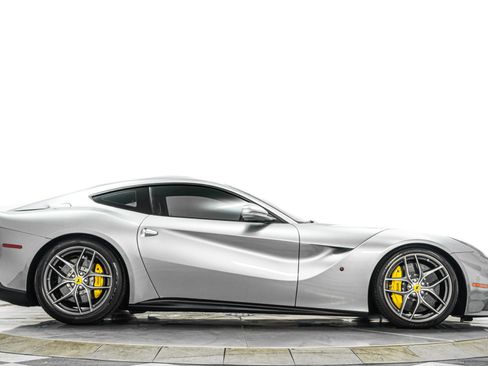Used 2016 Ferrari F12 Berlinetta RWD image 47