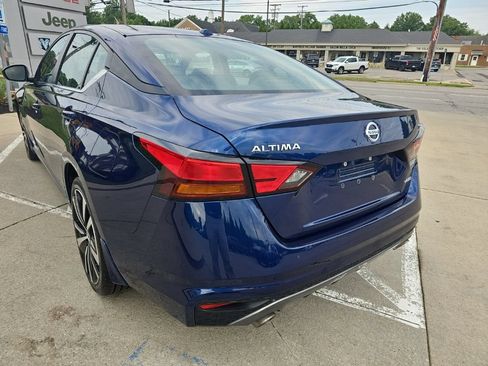 Used 2019 Nissan Altima 2.5 SR w/ SR Premium Package AWD/4WD image 12