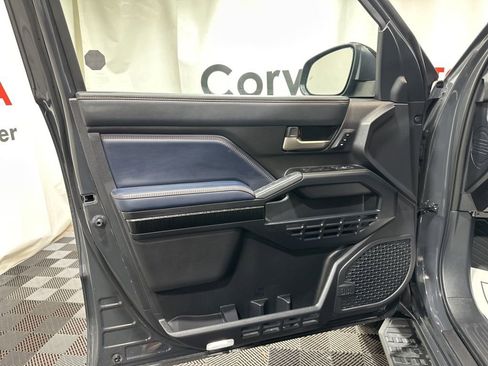 Certified 2025 Toyota 4Runner 4WD image 23