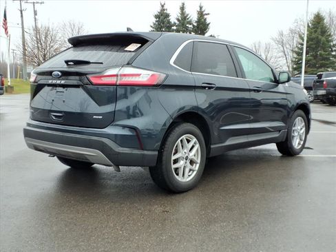 Used 2024 Ford Edge SEL w/ Convenience Package image 4