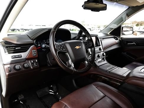 Used 2020 Chevrolet Suburban Premier w/ 6.2L Performance Package image 2