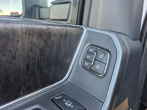 New 2026 Ford F250 Lariat w/ Black Appearance Package image 18