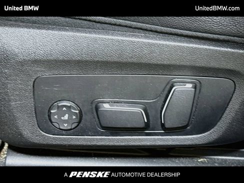 Used 2024 BMW 330i Sedan w/ Premium Package RWD image 11