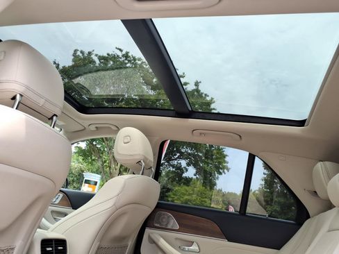Used 2022 Mercedes-Benz GLE 350 4MATIC image 11