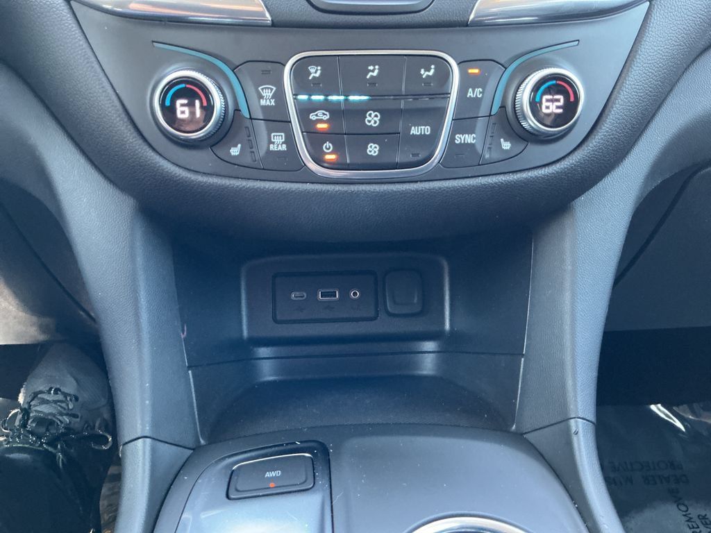 Used 2019 Chevrolet Equinox LT AWD/4WD image 18