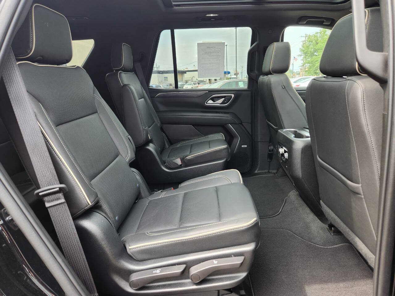 Used 2022 GMC Yukon SLT w/ SLT Premium Package AWD/4WD image 16