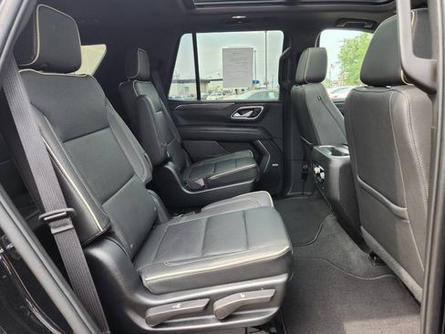 Used 2022 GMC Yukon SLT w/ SLT Premium Package AWD/4WD image 16