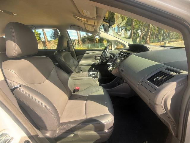 Used 2014 Toyota Prius V Five FWD image 37