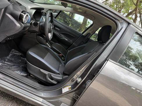 Used 2025 Nissan Versa SV FWD image 23