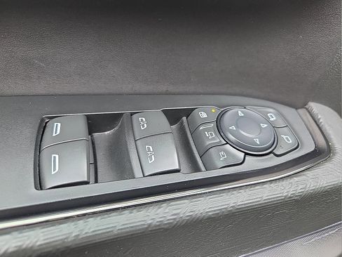 Used 2024 GMC Sierra 2500 AT4X AWD/4WD image 15