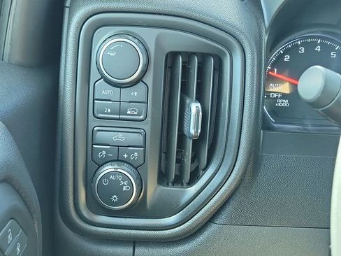 Used 2021 Chevrolet Silverado 1500 Custom image 31