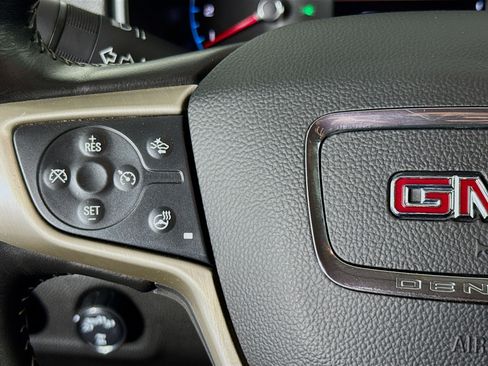 Used 2022 GMC Canyon Denali image 13