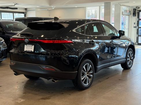 Used 2024 Toyota Venza LE image 3