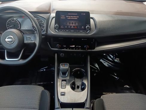 Used 2022 Nissan Rogue SV FWD image 3