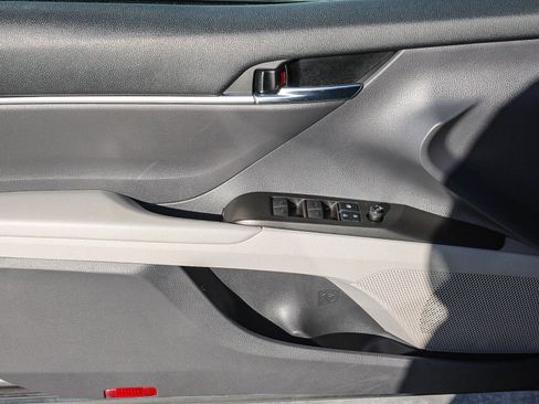 Used 2021 Toyota Camry LE image 21