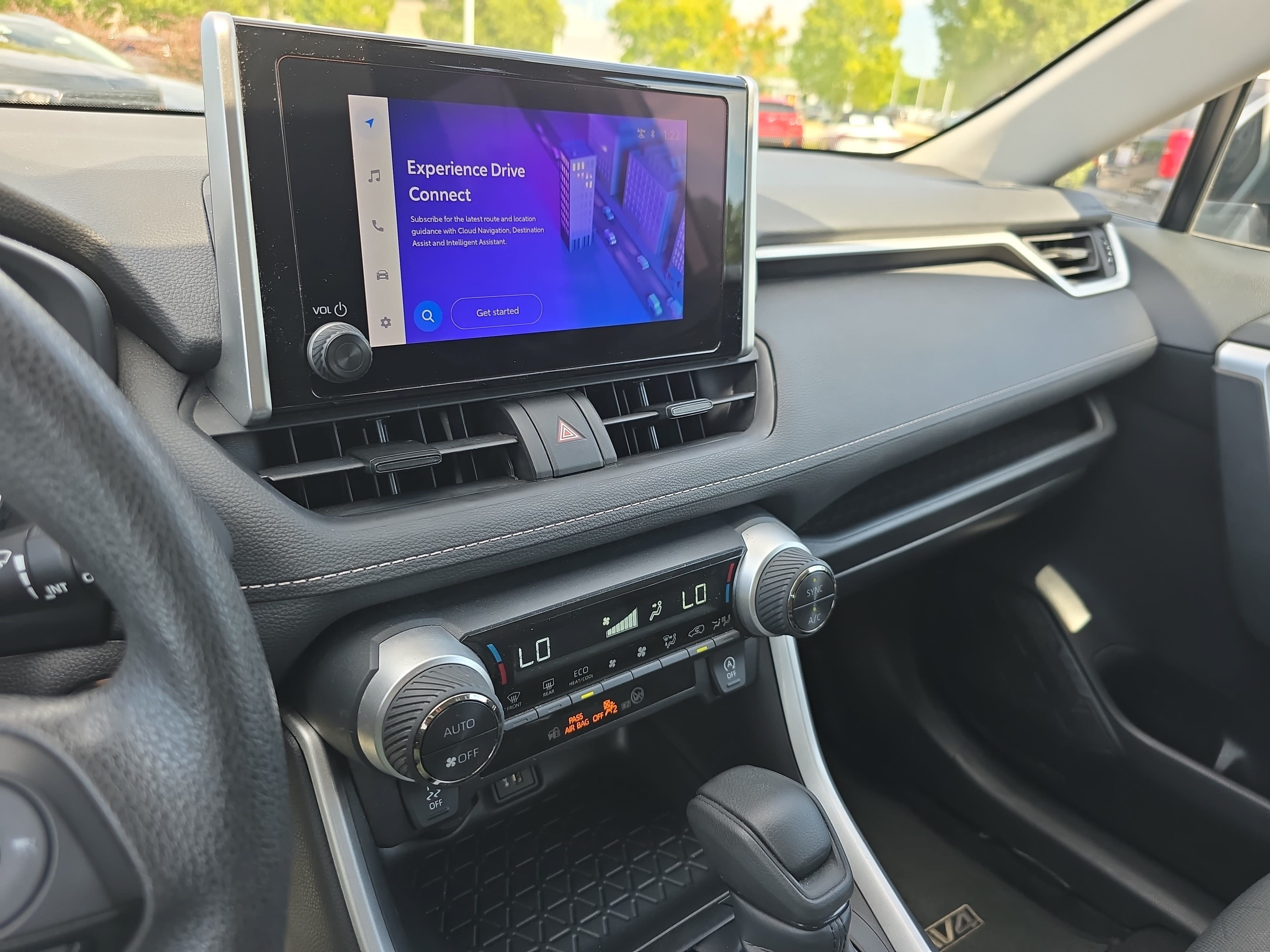 Used 2025 Toyota RAV4 XLE FWD image 19