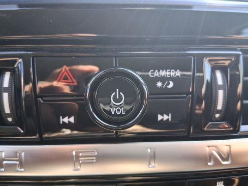 New 2026 Nissan Pathfinder SL AWD/4WD image 17
