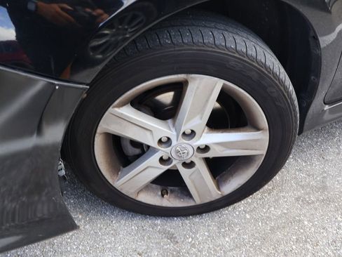 Used 2013 Toyota Camry SE image 4