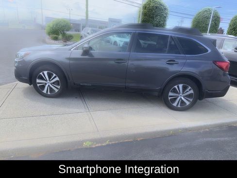 Used 2018 Subaru Outback 3.6R Limited AWD/4WD image 11