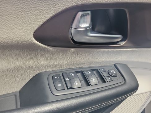 Used 2023 Chrysler Voyager LX FWD image 19