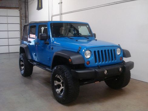 Used 2011 Jeep Wrangler Unlimited Sport image 3