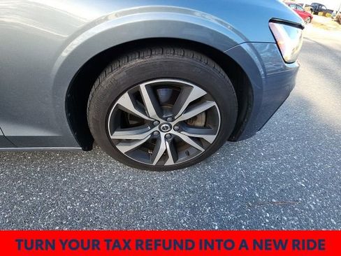 Used 2019 Volvo S60 T6 R-Design image 16