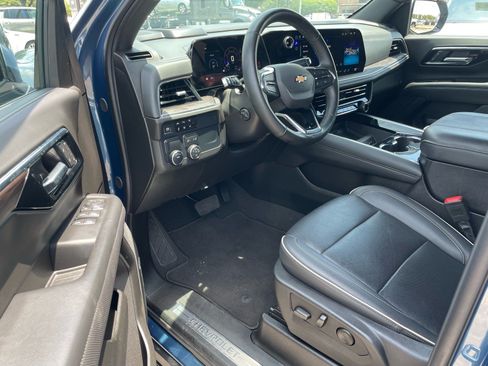 Used 2025 Chevrolet Tahoe Premier RWD image 4