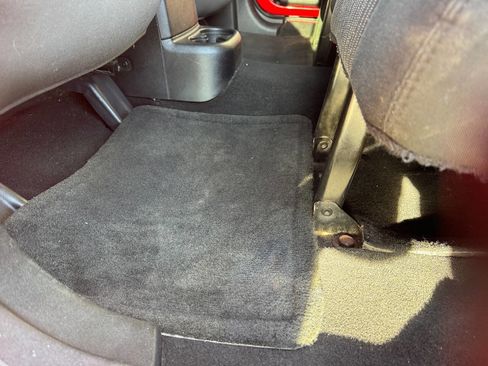 Used 2011 Jeep Wrangler Unlimited Sport image 12