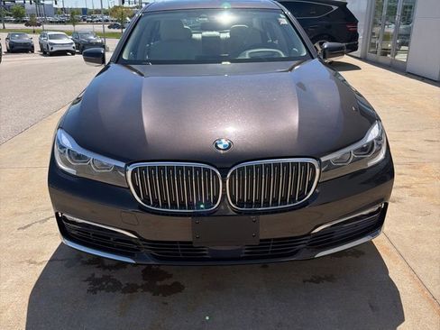 Used 2017 BMW 740i xDrive AWD/4WD image 2
