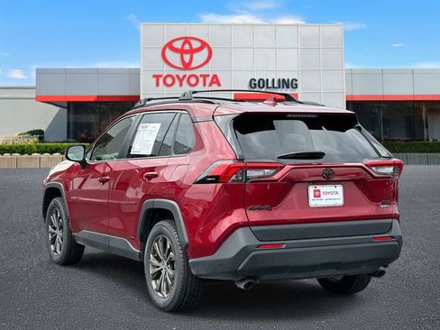 Used 2025 Toyota RAV4 XLE Premium w/ Weather Package AWD/4WD image 4