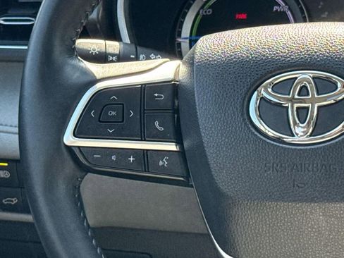 Used 2022 Toyota Highlander Limited image 18