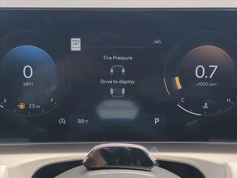 New 2025 Hyundai Tucson Limited FWD image 11