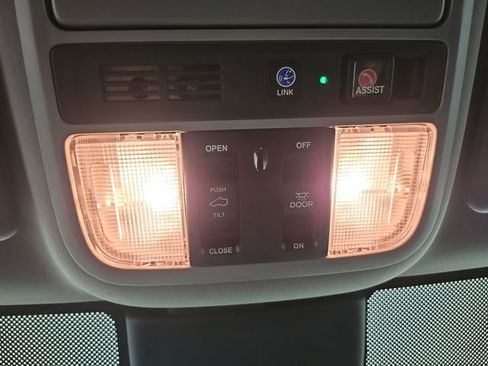 Used 2023 Honda Odyssey Elite image 24