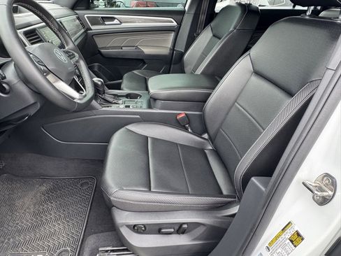 Used 2021 Volkswagen Atlas Cross Sport SE w/ Panoramic Sunroof Package image 14