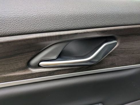 New 2026 Jeep Grand Cherokee Altitude image 24