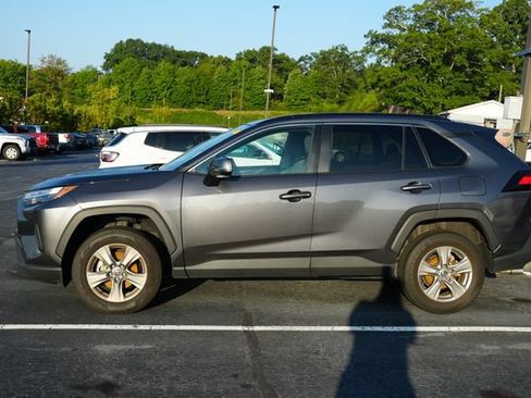 Used 2024 Toyota RAV4 XLE AWD/4WD image 7