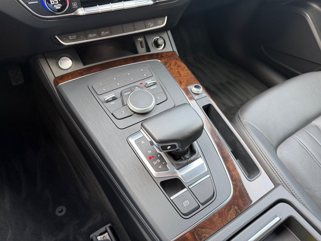 Used 2019 Audi Q5 Premium AWD/4WD image 19