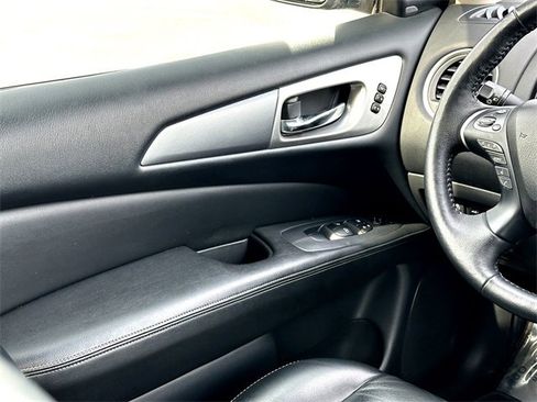 Used 2018 Nissan Pathfinder SL w/ Midnight Edition Package image 26