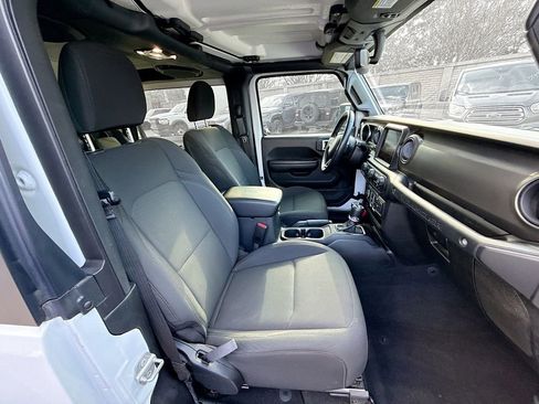 Used 2021 Jeep Wrangler Sport S image 30