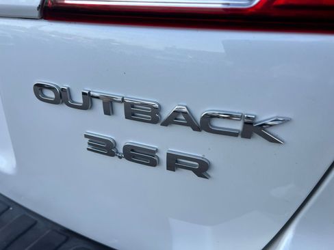 Used 2012 Subaru Outback 3.6R Limited AWD/4WD image 6