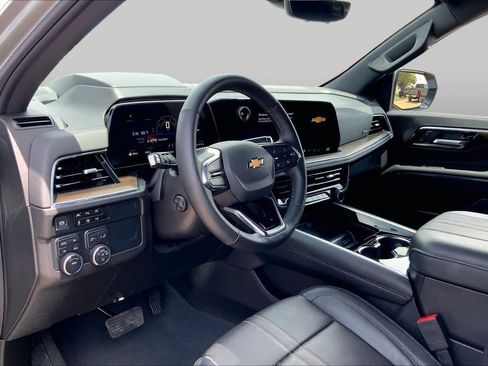 Used 2025 Chevrolet Tahoe High Country AWD/4WD image 34
