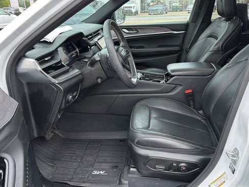 Used 2023 Jeep Grand Cherokee L Overland w/ Rear Seat Video Group I AWD/4WD image 10