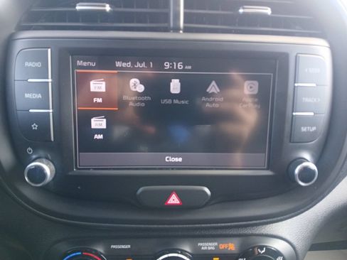 Used 2023 Kia Soul LX w/ LX Technology Package FWD image 6