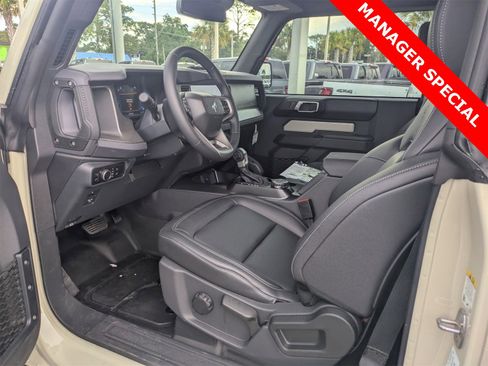 New 2025 Ford Bronco Badlands image 3