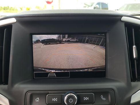 Used 2023 GMC Terrain SLE image 10