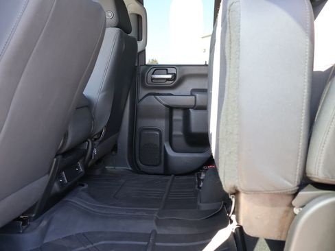 Used 2022 Chevrolet Silverado 2500 Custom w/ Custom Value Package image 17