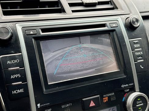 Used 2014 Toyota Camry XLE image 13