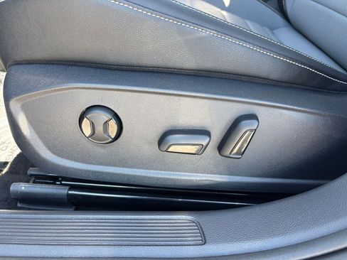 Used 2025 Volkswagen Jetta SE image 23