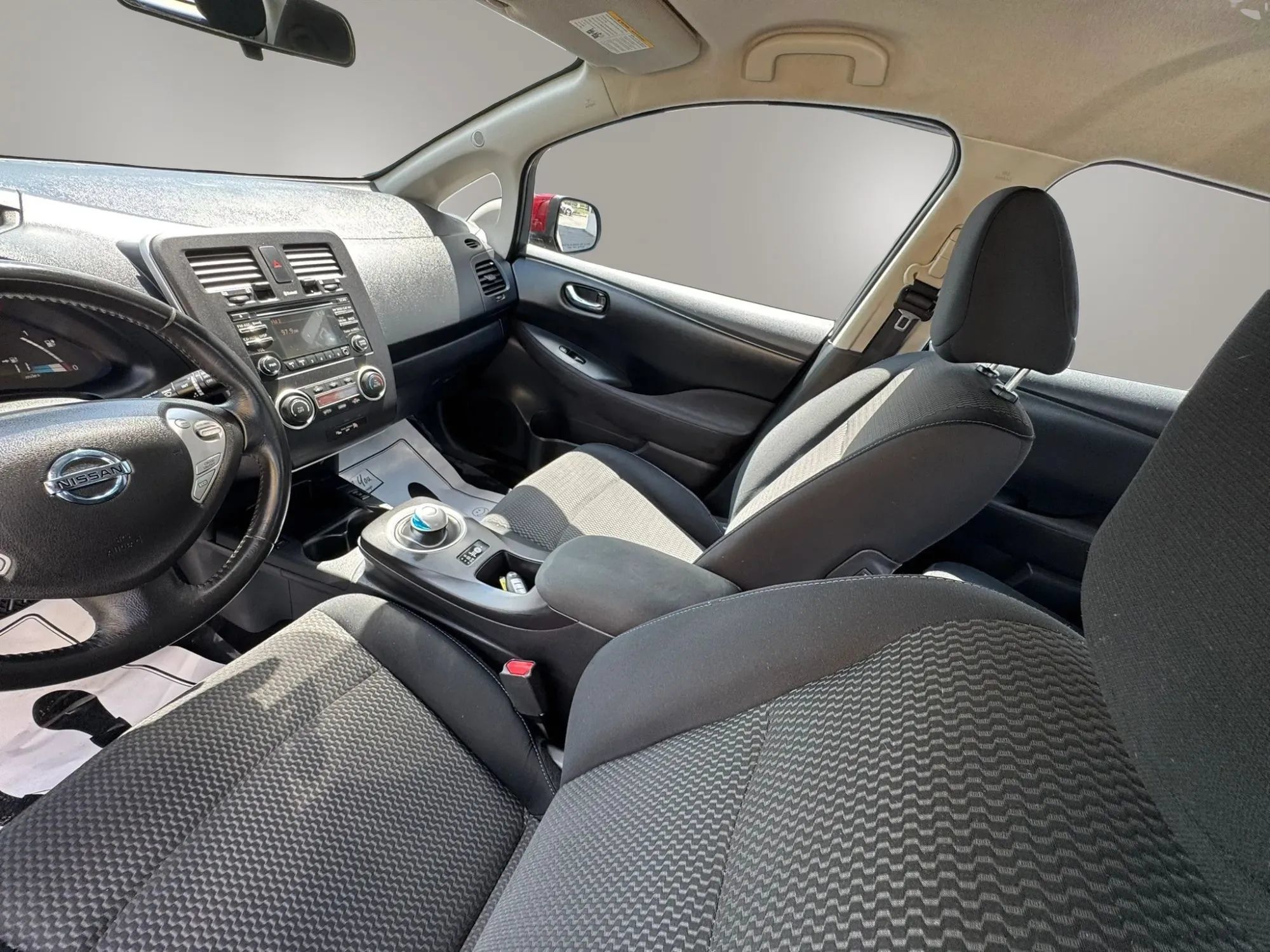 Used 2015 Nissan Leaf S w/ Charge Package FWD image 9