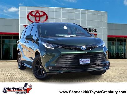 New 2025 Toyota Sienna XLE Woodland Edition